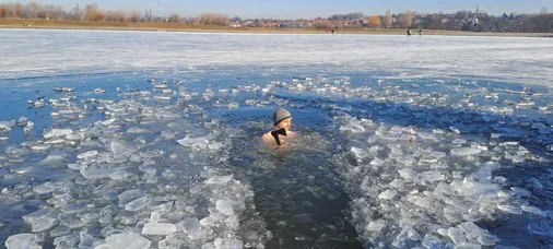 Spoluzakladatel Jožo při mužském kruhu